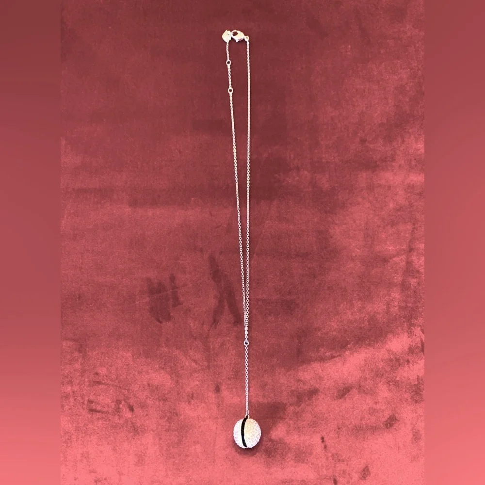 Swarovski necklace and earrings. - Picture 3 of 9